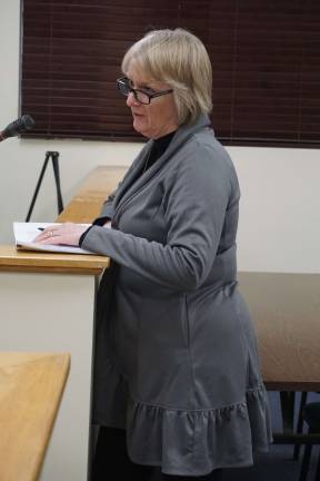 Photo by Vera Olinski Sussex Borough CFO Gail d. Magura advises the coundil regarding adding a new line item to the 2015 budget.