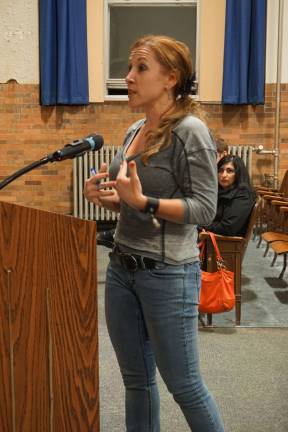 Photos by Vera Olinski Amber Simons expressed frustration at the lack of communication between the Sussex-Wantage Board of Education, administration and public regarding issues.
