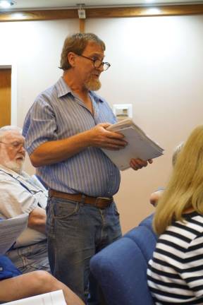 Peter Johr compares Lake Neepaulin to Wurtsboro Hills Lake at the Wantage Committee meeting.