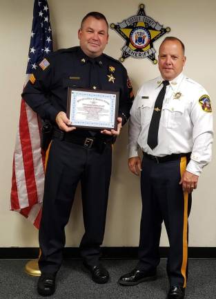 Sheriff's officer receives award Sheriff's officer receives award