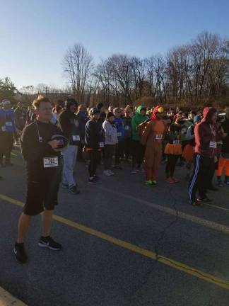 Vernon's turkey trot deemed a success Vernon's turkey trot deemed a success