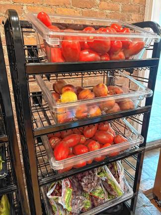 Market-style food pantry opens Market-style food pantry opens