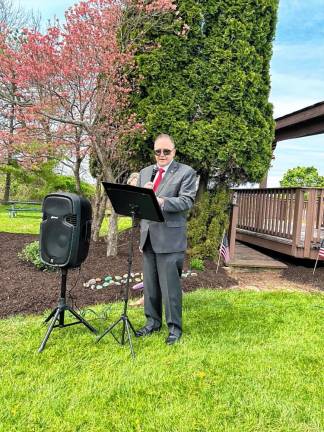 Vernon Mayor Anthony Rossi speaks at the ceremony.