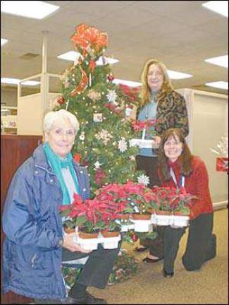 Hospice staff and volunteers deliver holiday delights to families Hospice staff and volunteers deliver holiday delights to families