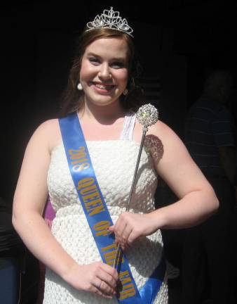 PHOTO BY JANET REDYKEBlake Harrsch of the Barry Lakes section of Vernon proudly holds the title of 2018 Queen of the Fair.