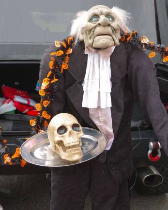 Vernon holds trunk or treat Vernon holds trunk or treat