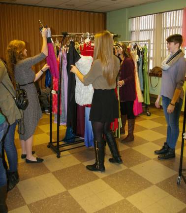 A project organized by members of DECA&#xfe;&#xc4;&#xf4;s Vernon Chapter, &quot;Project Princess Dress Drive&quot; gave away almost 100 semiformal and prom dresses.