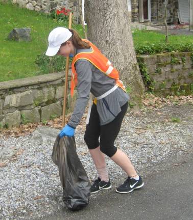 Picker Megan is out sprucing up Lakeside Drive West.