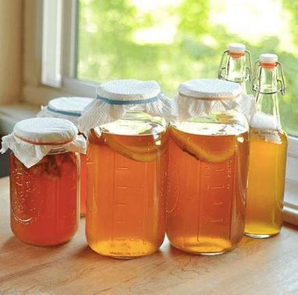What is kombucha tea? Does it have any health benefits?