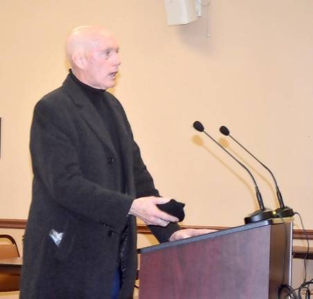 John McNally, who operates a short-term rental in Highland Lakes, speaks to the Vernon Township Council on Monday.