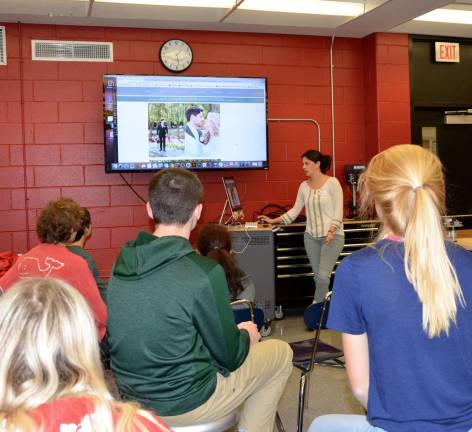 Vernon graduate inspires students Vernon graduate inspires students