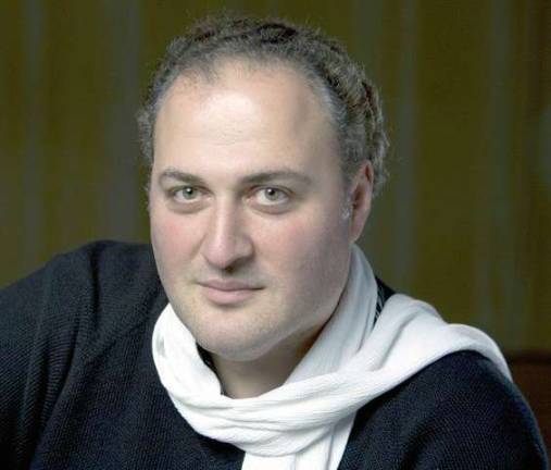 Met Opera baritone George Gagnidze to perform in benefit concert Oct. 6 On Oct. 6, Metropolitan Opera star George Gagnidzev will donate his talents to raise funds for a Warwick-based non-profit organization which assists physically and mentally challenged adults and children - ì CLC Foundation/Winslow Therapeutic Riding Center. The event will be held in Concordia's Sommer Center, 171 White Plains Road in Bronxville.