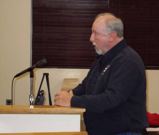 Photo by Vera Olinski Former Wantage mayor Bill DeBoer speaks on behalf of Judge Glen Gavan.