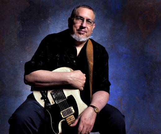 Bromberg to perform at Newton Theatre Bromberg to perform at Newton Theatre