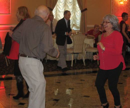 Leisure Club celebrating the season Seniors step it up on the dance floor.