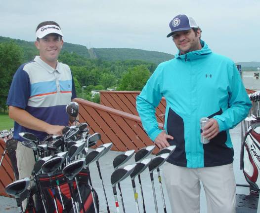 Golf Pro James Fox demos TaylorMade golf clubs
