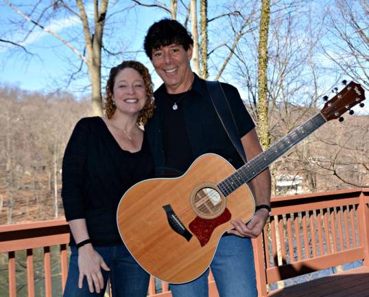 Grammy winners on local stages Acoustic duo Kobi & Al are playing Friday at Brick & Brew in Franklin. (Photo courtesy of Kobi & Al)