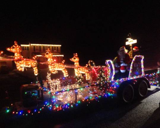 Hardyston FD brings Santa to children Hardyston FD brings Santa to children