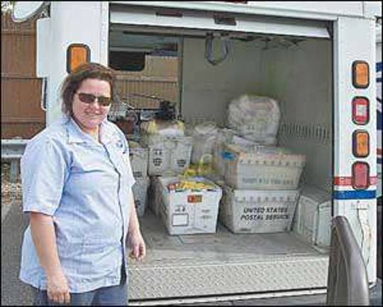 Hamburg Post Office volunteers run successful food drive Hamburg Post Office volunteers run successful food drive