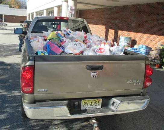 Wanderers Car Club food drive a success