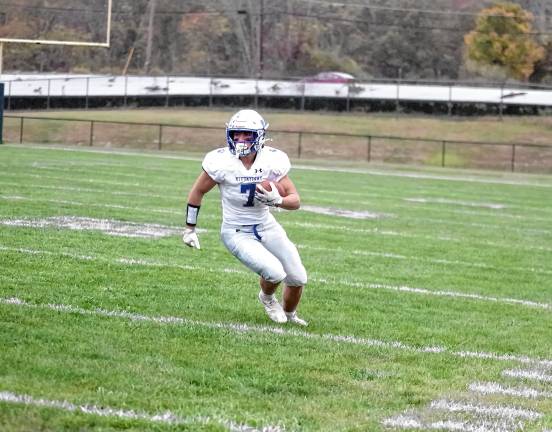 Wildcats claw Patriots, 35-6 <b>Kittatinny running back Roman Volpe made two rushing touchdowns.</b>