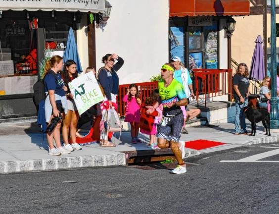 Photos: Pass It Along’s Triathlon Photos: Pass It Along’s Triathlon