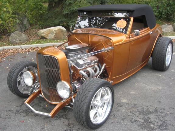 This 1932 completely restored Roadster is the perfect autumn color.