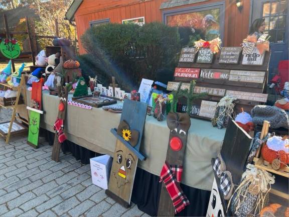 Holiday Market &amp; Bazaar draws crowd