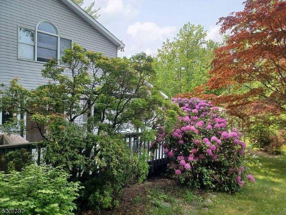 Unique lakeside house on Lake Wallkill