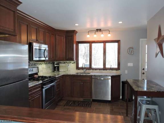 Renovated ranch awaits in Cedar Ridge Renovated ranch awaits in Cedar Ridge