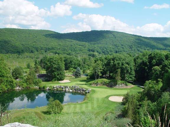The Crystal Springs par 3 11th hole is ranked New Jersey&#xfe;&#xc4;&#xf4;s most beautiful par 3