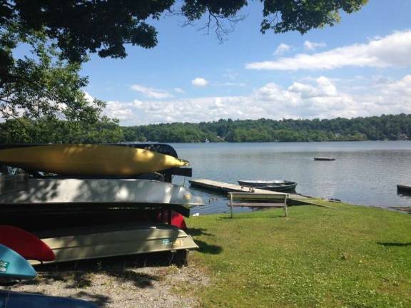Ready for a permanent vacation? Pack your bags for Highland Lakes