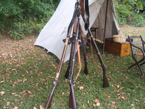 Living history comes to Glenwood Muskets await the skirmish between the North and South.