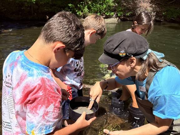 Fall is a busy time on Lake Hopatcong Lake Hopatcong Foundation’s school field trip program teaches students about lake ecology.