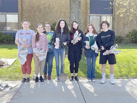 The Green Team pictured L-R: Hannah Bailey, Angele Bielen, Cara Brown, Christina Hall, Charlie Gieger, Grace Loggie, and James Loggie.