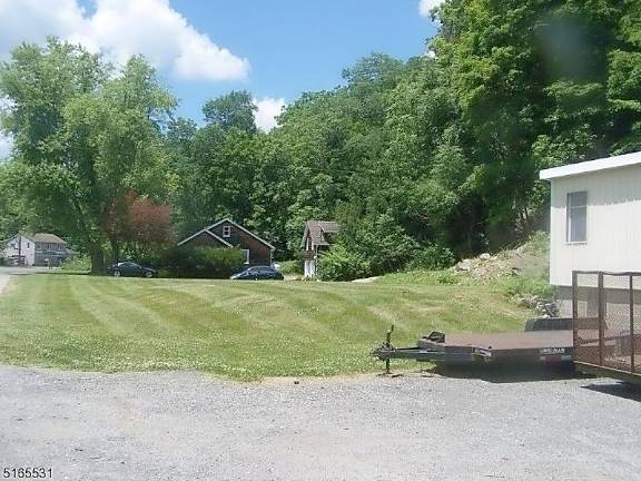 Ranch house on 1.5 acres has income potential Ranch house on 1.5 acres has income potential