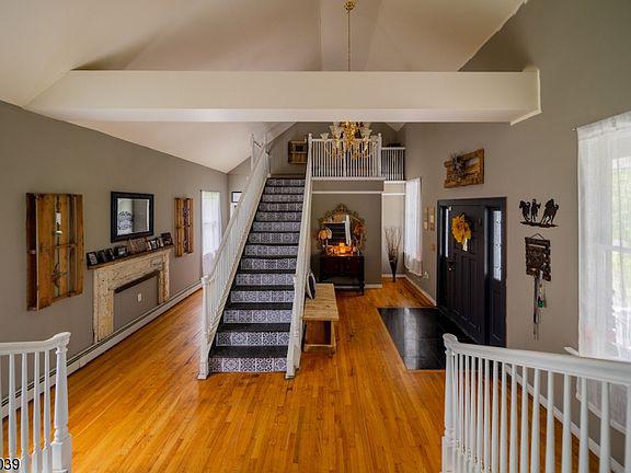 Great home, great horse or farm property Great home, great horse or farm property