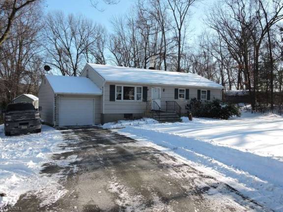 Renovated ranch awaits in Cedar Ridge