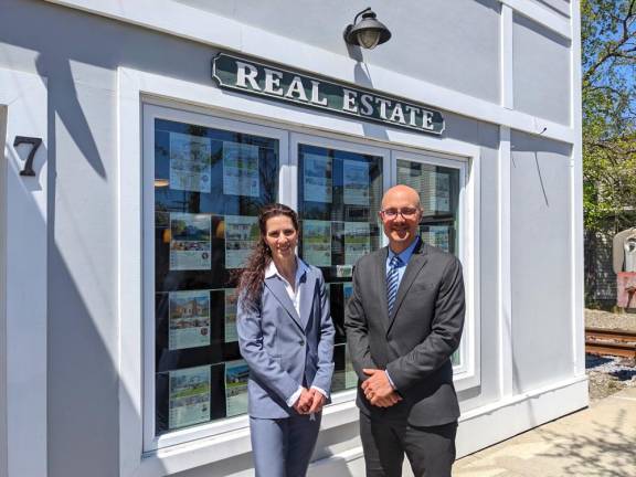 Vikki Garby, Geoff Green at the Green Team Warwick Office.