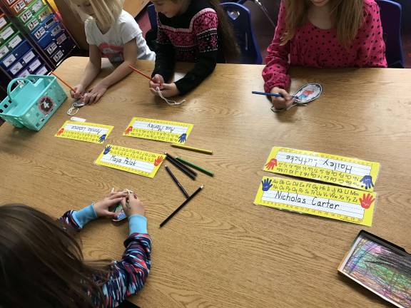 Kindergartners learn about holidays Kindergartners learn about holidays