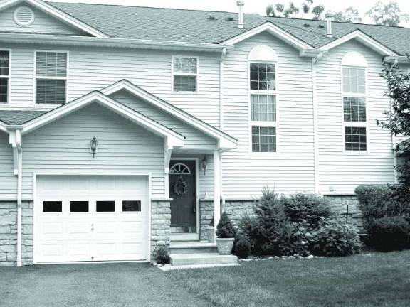 Maintenance free and ready to move in Maintenance free and ready to move in