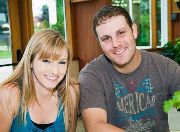 Lauren Horsfield, Kevin Bush to marry in 2015 Lauren Horsfield and Kevin Bush