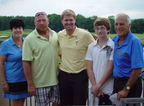9 & Dine event boasts winners, 80th birthday The 9 & Dine Top Team: Buffy Whiting, Ron Kibitlewski, Event Coordinator Kevin, Andrew Kibitlewski and John Whiting.