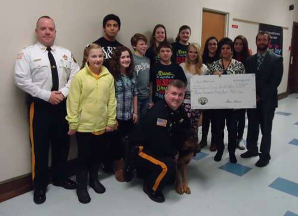 Sussex Middle School students campaign for puppies Sussex Middle School students campaign for puppies