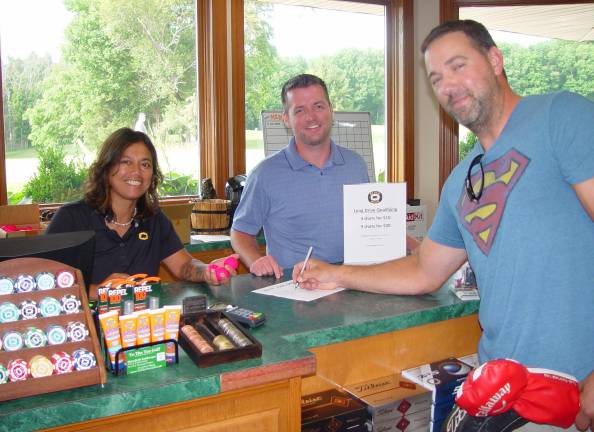 Past 2 time Sussex Long Drive Champion Rob Mack registers for the 1st qualifier