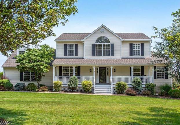 Exquisite home with lots of space Exquisite home with lots of space