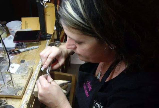 Do you stretch a ring when you increase the size? Do you stretch a ring when you increase the size?
