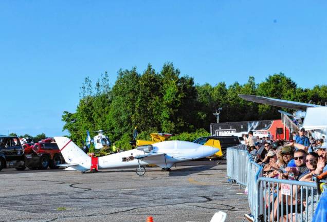 New Jersey Airshow AIR5 The New Jersey Airshow is celebrating its 15th anniversary. (Photo by Maria Kovic)