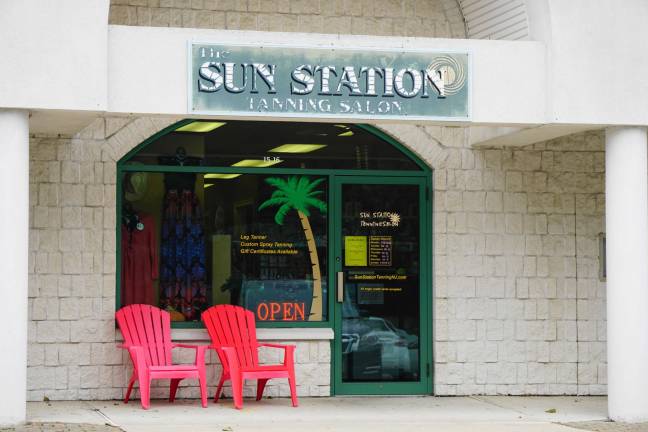 Readers who identified himself as Burt Christie knew last week's photo was of Sun Station Tanning Salon.