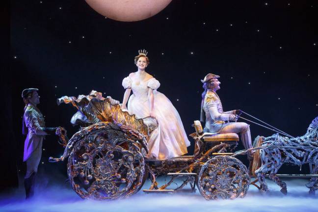 Cinderella coming to Mayo Center Cinderella coming to Mayo Center